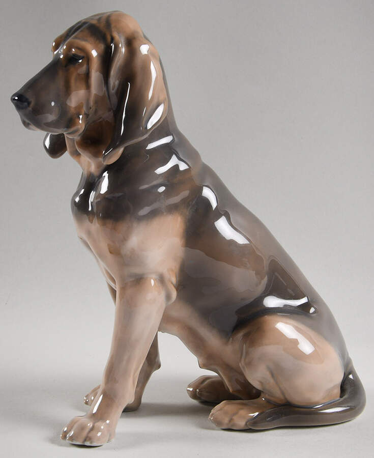 Dogs Bloodhound-Female - No Box by Royal Copenhagen-1