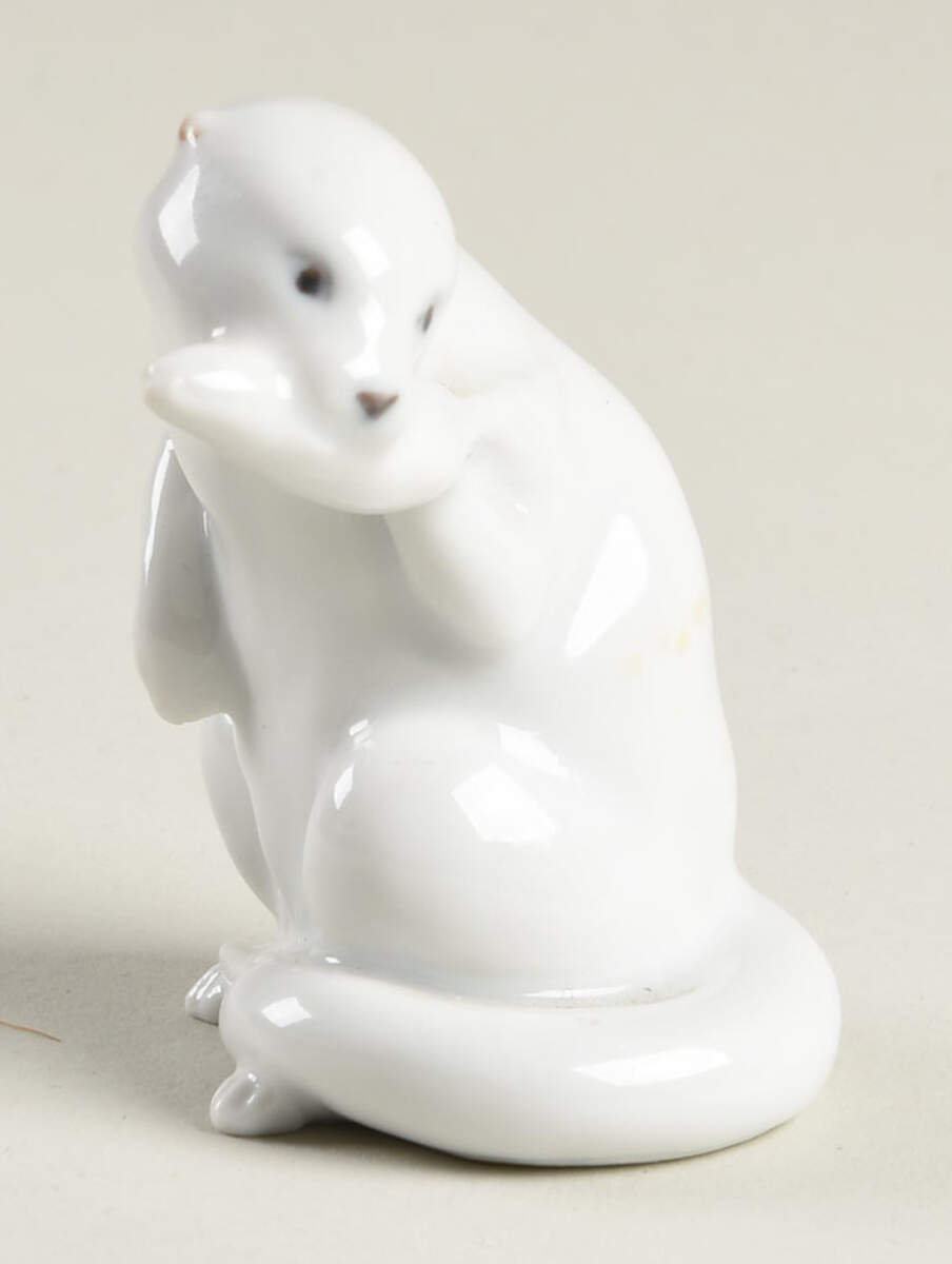 Animals-Other Otter With Fish-White - No Box 60 by Royal Copenhagen-1