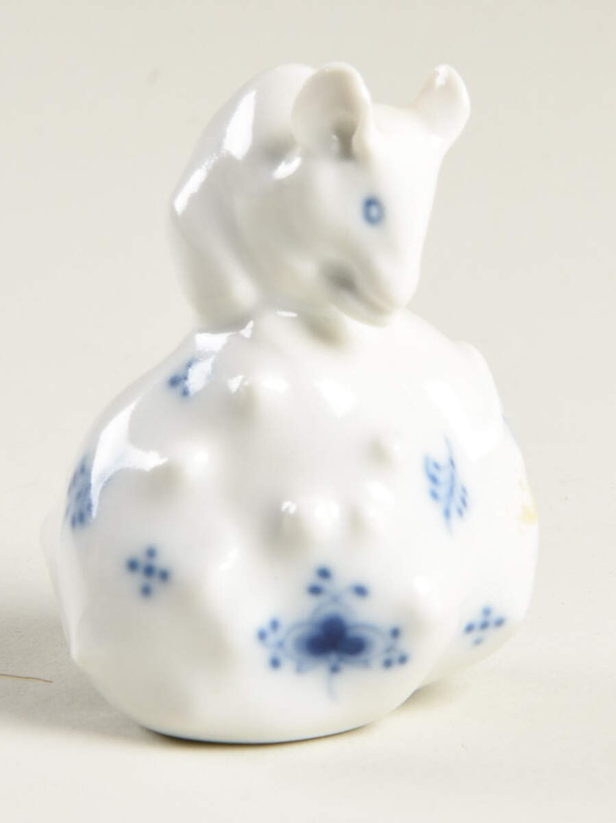 Animals-Other Mouse On Rock - No Box by Royal Copenhagen-1