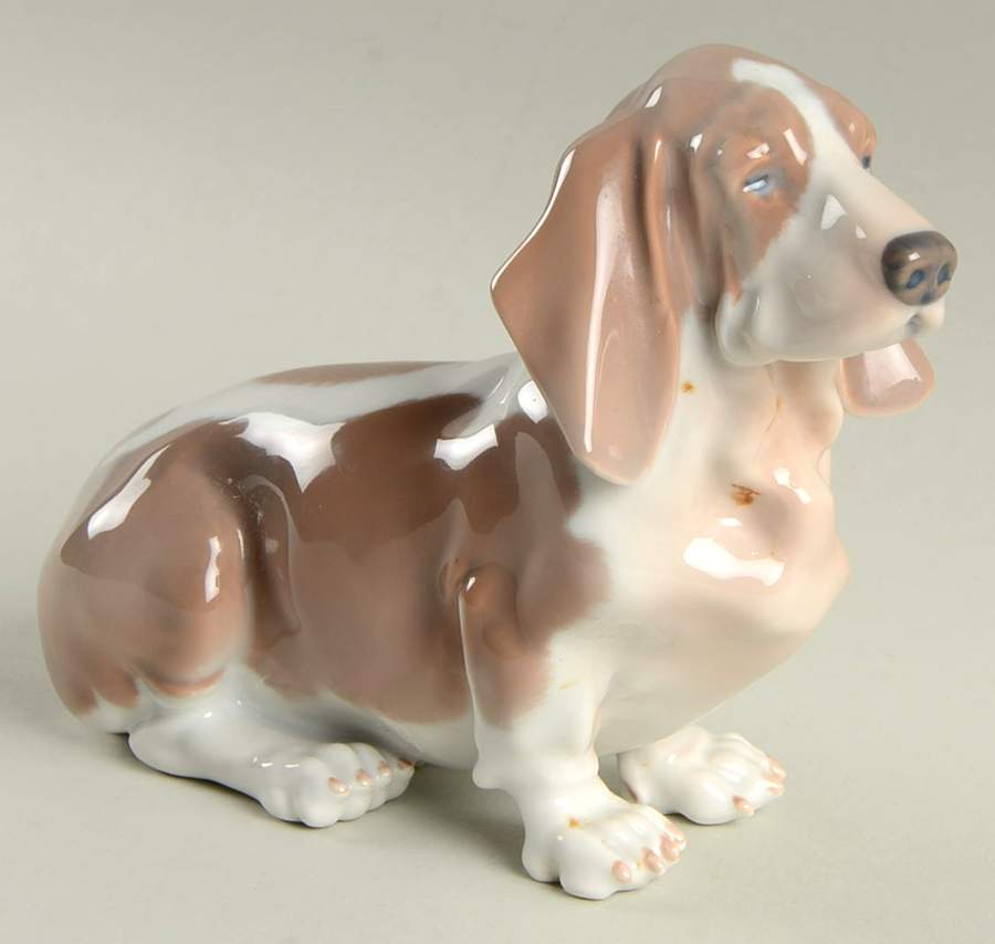 Dogs Bassett Hound - No Box by Royal Copenhagen-1