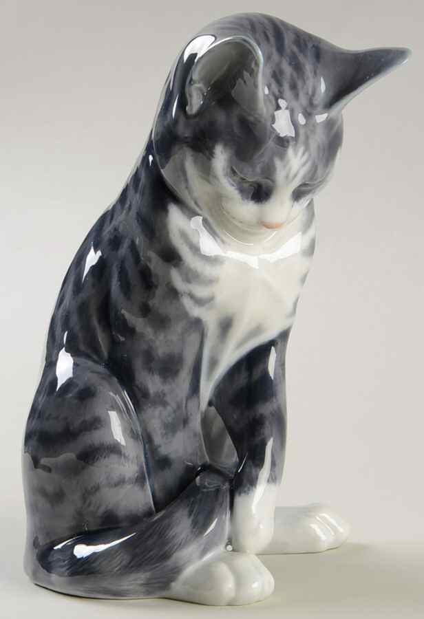 Cats Cat - No Box by Royal Copenhagen-1