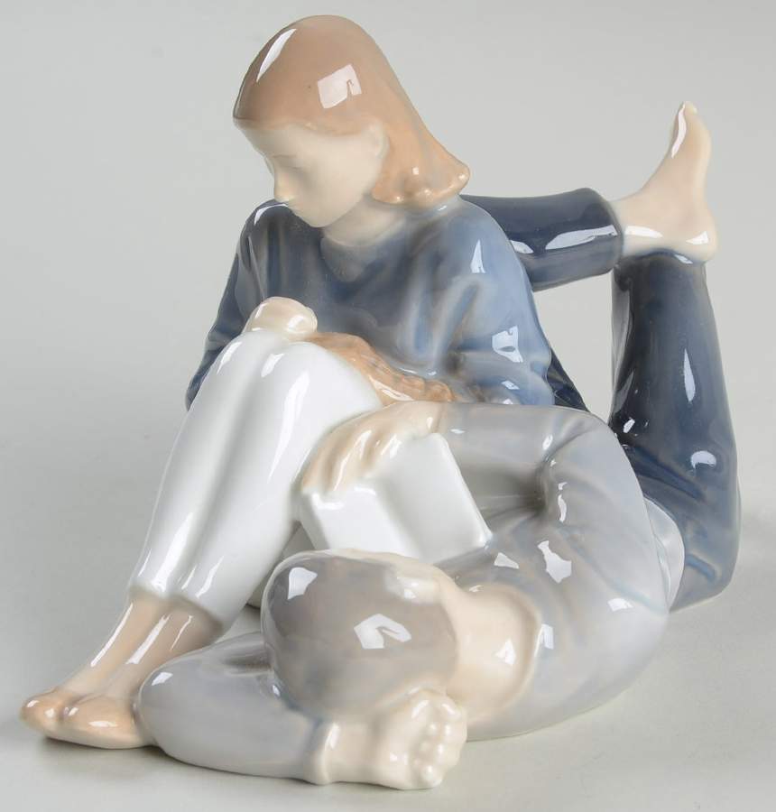 Couples Teenagers With Books - No Box by Royal Copenhagen-1
