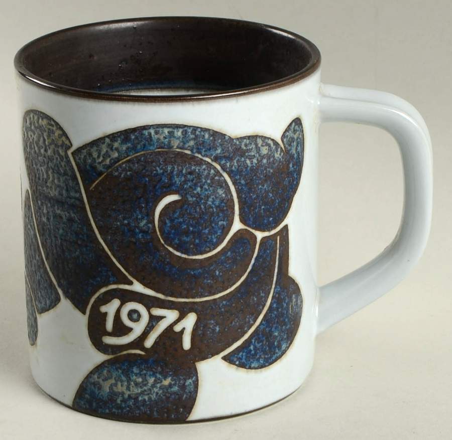 Annual Mug-Large 1971 By Hans Andersen - Boxed by Royal Copenhagen-1