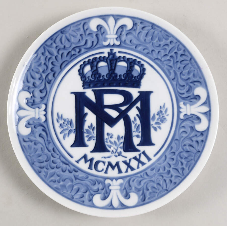 Single Release Commemorative Plates Princess Margrethe & Rene Wedding - No Box by Royal Copenhagen-1