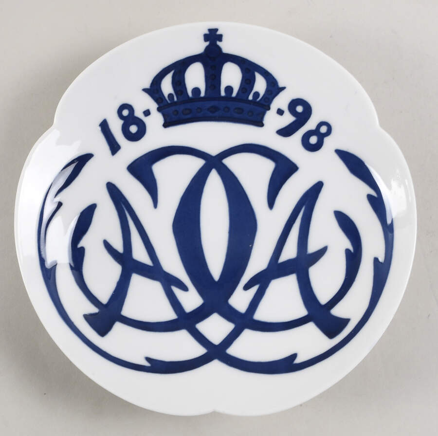 Single Release Commemorative Plates Prince Christian X & Alexandrine Wedding - No Box by Royal Copenhagen-1