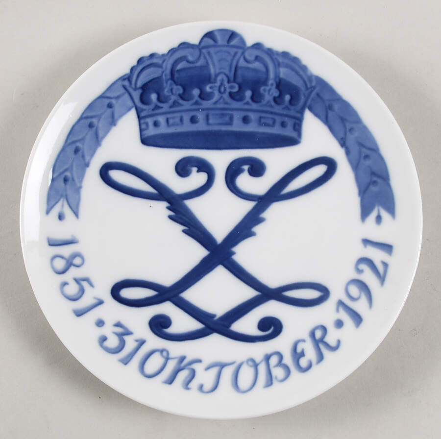 Single Release Commemorative Plates Queen Louise 70th Birthday - No Box by Royal Copenhagen-1