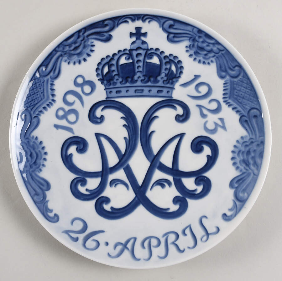 Single Release Commemorative Plates Christian X & Alexandrine Silver Wedding - No Box by Royal Copenhagen-1