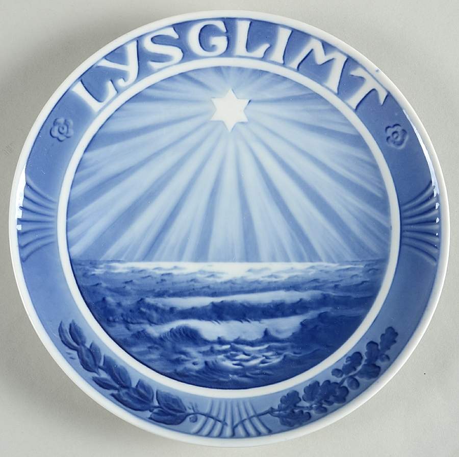 Single Release Commemorative Plates Star Over Landscape - No Box by Royal Copenhagen-1