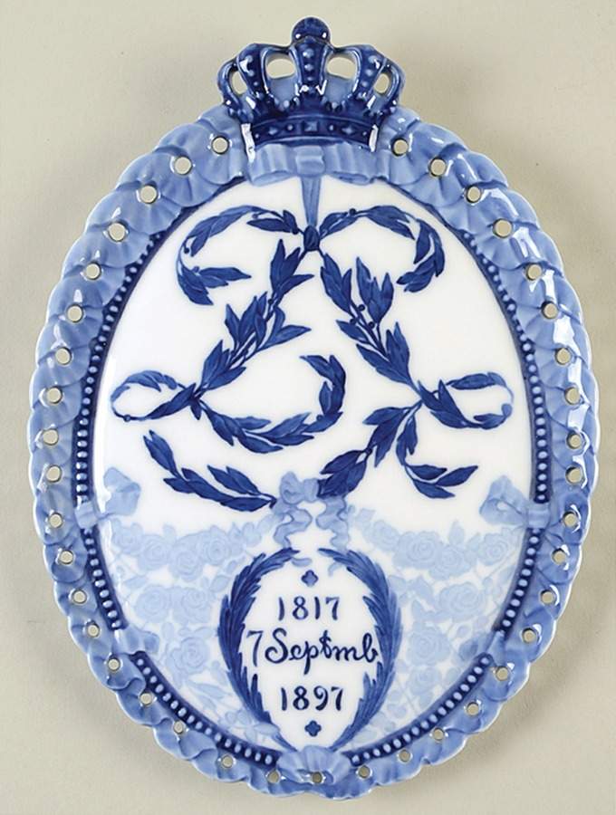 Single Release Commemorative Plates Queen Louise 80th Birthday - No Box by Royal Copenhagen-1
