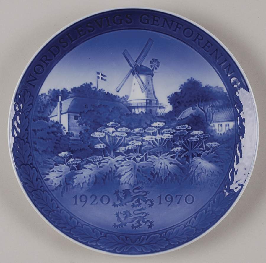 Single Release Commemorative Plates Slesvig Reunification 50th-Dybbol Mill - No Box by Royal Copenhagen-1