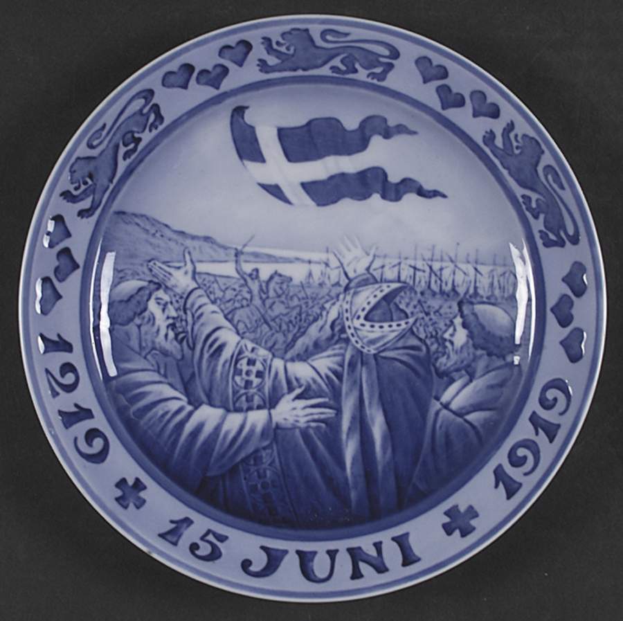 Single Release Commemorative Plates 700th Anniversary Of Danish Flag - No Box by Royal Copenhagen-1