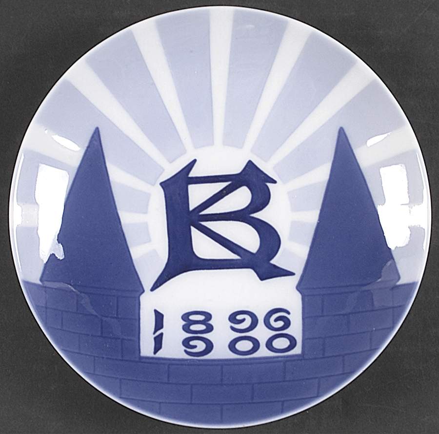 Single Release Commemorative Plates Women's Building In Copenhagen - No Box by Royal Copenhagen-1