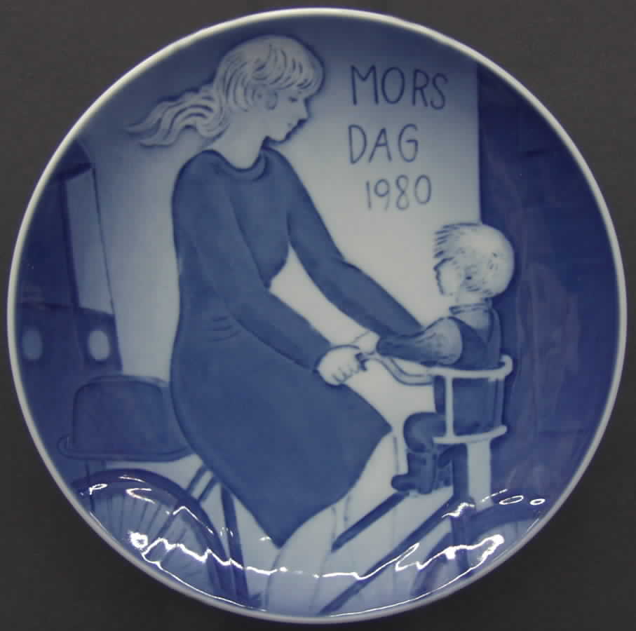 Mothers Day Plate An Outing With Mother - Boxed by Royal Copenhagen-1