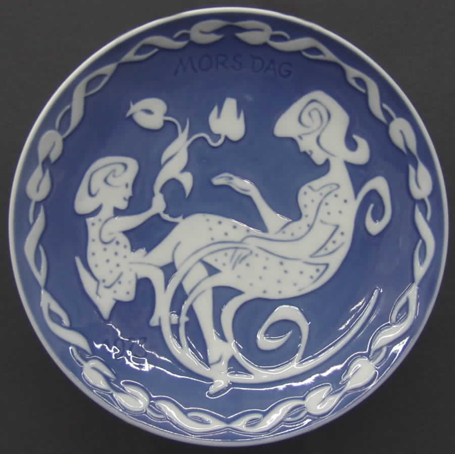 Mothers Day Plate Danish Mother - Boxed by Royal Copenhagen-1