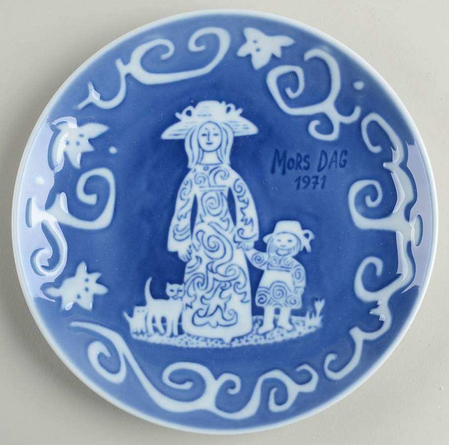 Mothers Day Plate American Mother - With Box by Royal Copenhagen-1