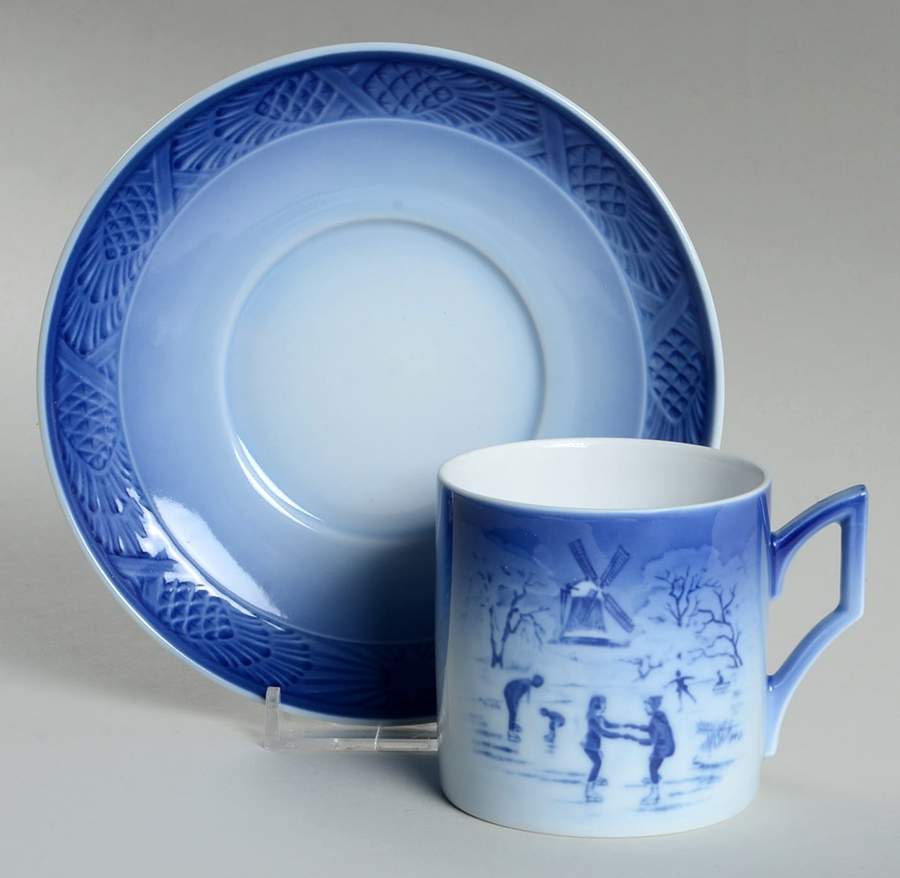 Christmas Cup & Saucer Old Skating Pond - Boxed by Royal Copenhagen-1