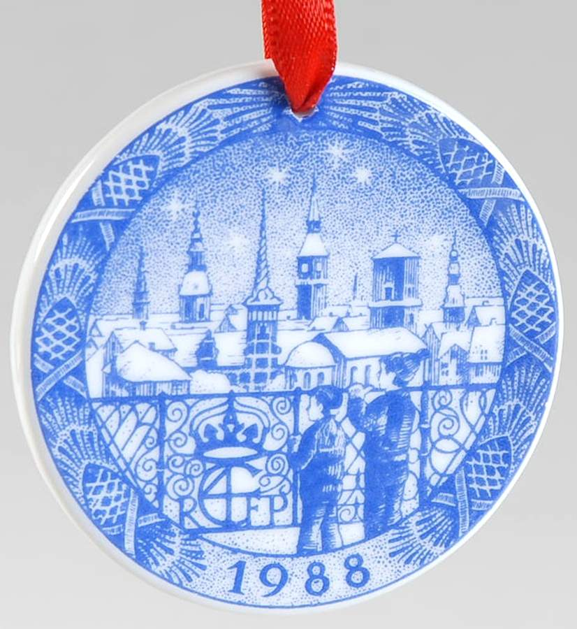 Christmas Ornament-Miniature Plate Christmas Eve In Copenhagen - Boxed by Royal Copenhagen-1