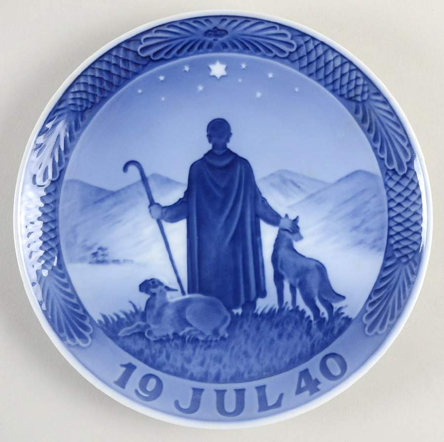Annual Christmas Plate The Good Shepherd - No Box by Royal Copenhagen-1