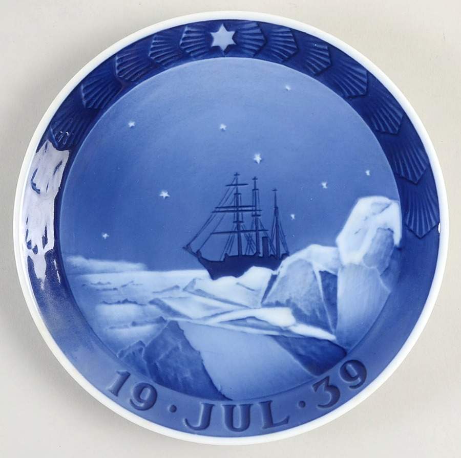 Annual Christmas Plate Greenland Pack-Ice - No Box by Royal Copenhagen-1