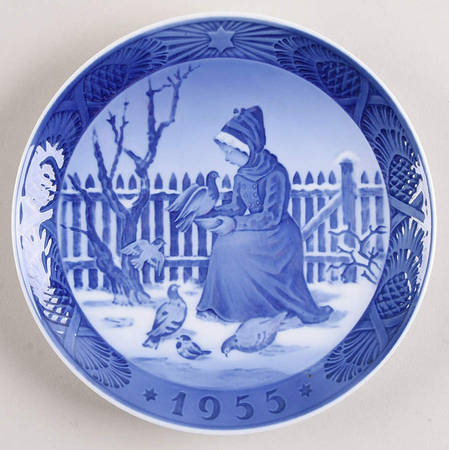 Annual Christmas Plate Fano Girl - No Box by Royal Copenhagen-1