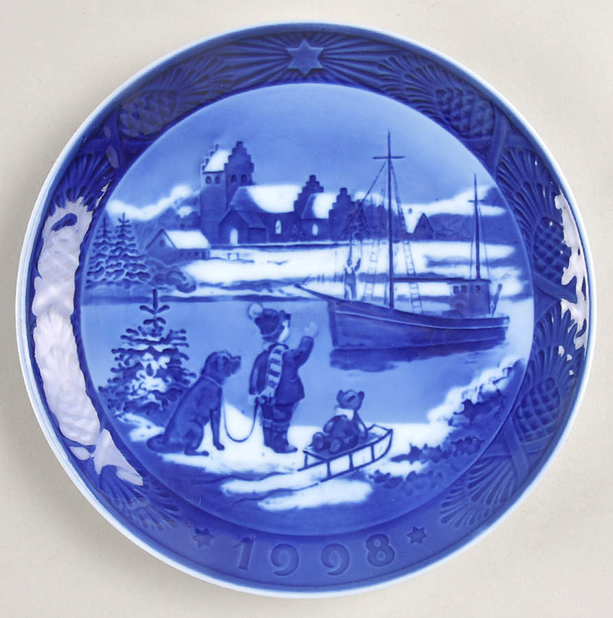 Annual Christmas Plate Welcome Home - No Box by Royal Copenhagen-1