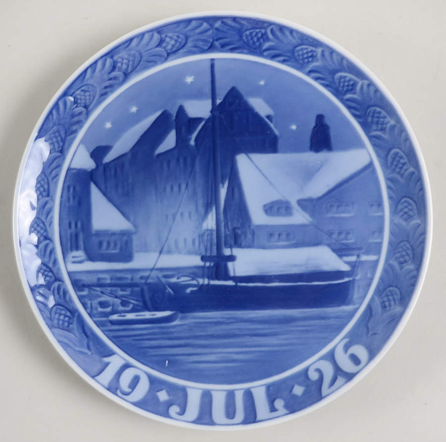 Annual Christmas Plate Christianshavn Canal - No Box by Royal Copenhagen-1