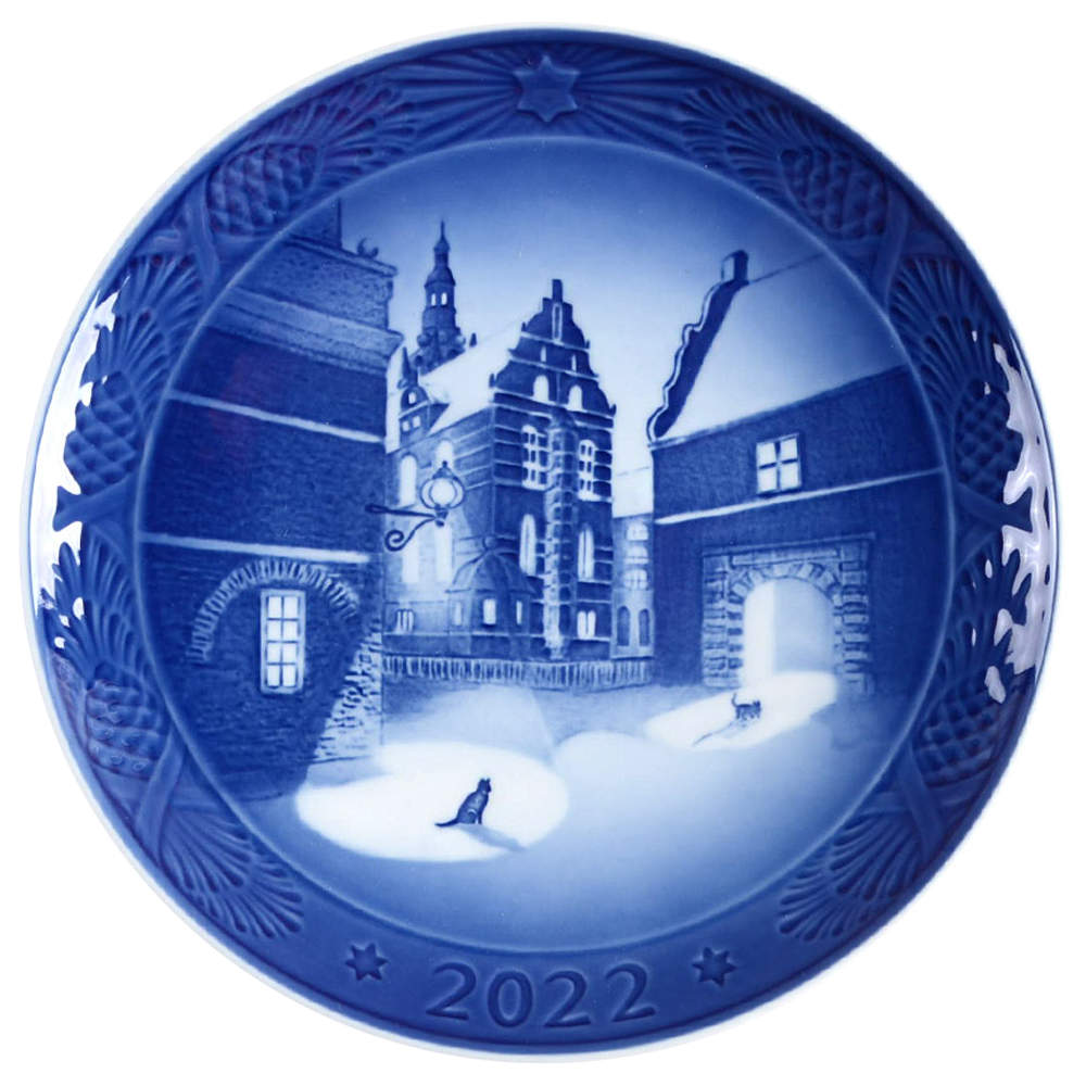 Annual Christmas Plate Two Castle Cats Christmas Eve - Boxed by Royal Copenhagen-1