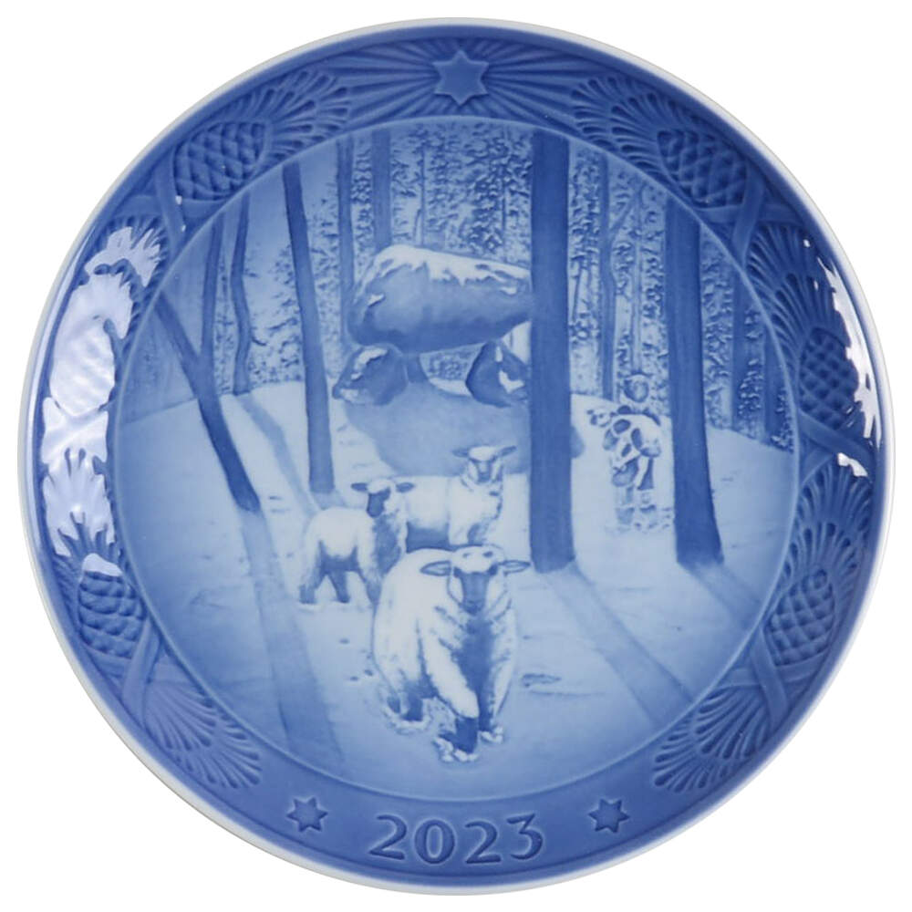 Annual Christmas Plate Christmas Time In The Forest - Boxed by Royal Copenhagen-1