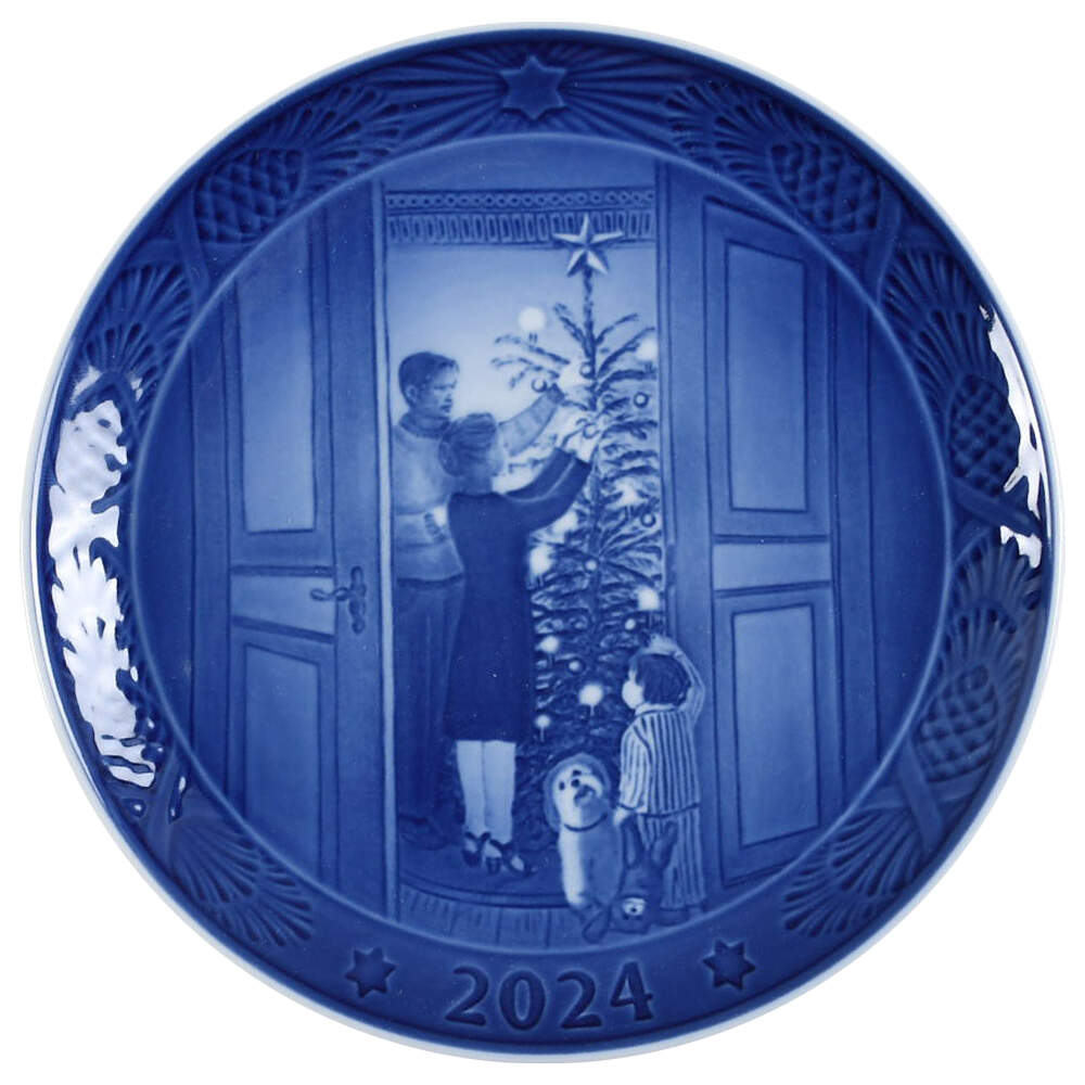 Annual Christmas Plate Christmas Anticipation - Boxed by Royal Copenhagen-1