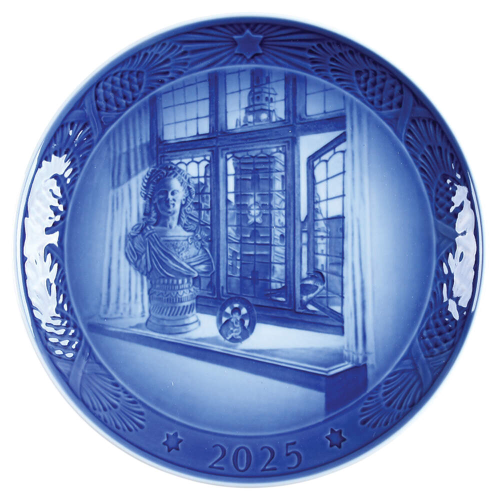 Annual Christmas Plate Queen Juliane Marie - Boxed by Royal Copenhagen-1