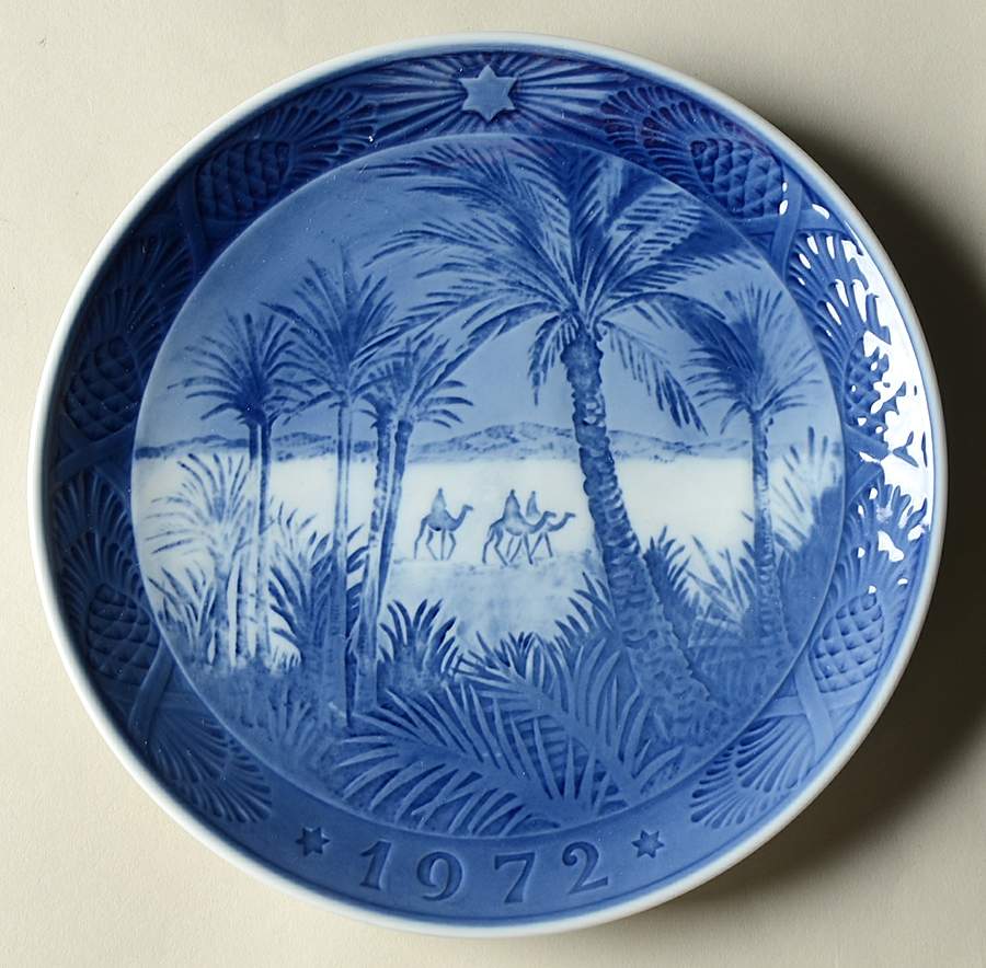 Annual Christmas Plate In The Desert - Boxed by Royal Copenhagen-1