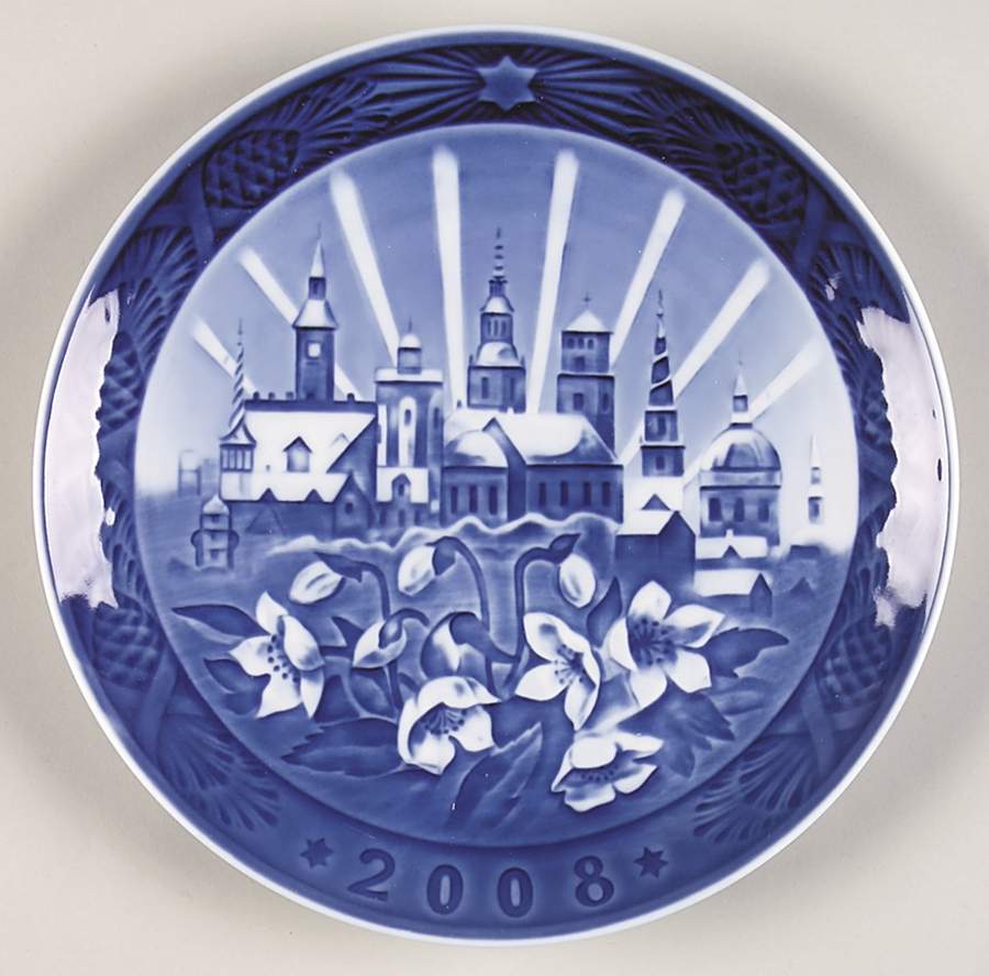 Annual Christmas Plate Copenhagen Christmas - Boxed by Royal Copenhagen-1
