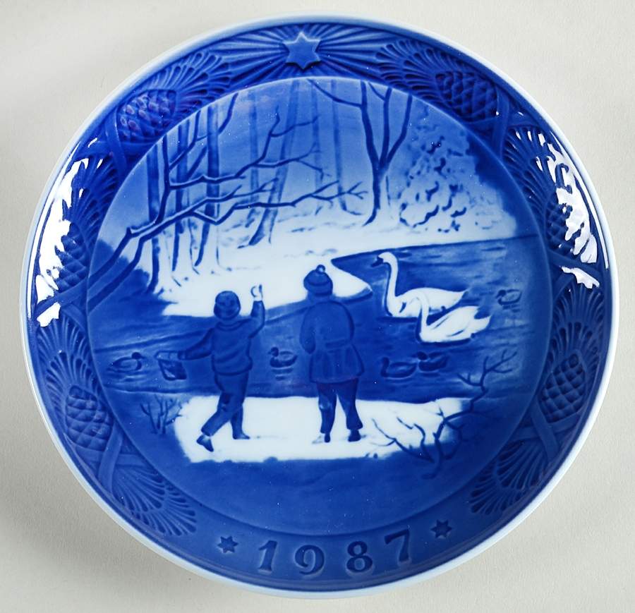 Annual Christmas Plate Winter Birds - No Box by Royal Copenhagen-1