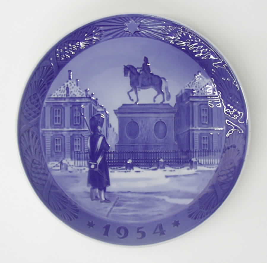 Annual Christmas Plate Amalienborg Palace - No Box by Royal Copenhagen-1