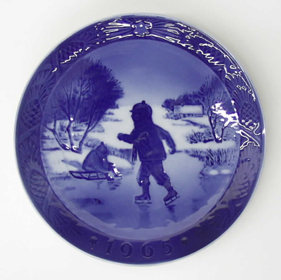 Annual Christmas Plate Little Skaters - Boxed by Royal Copenhagen-1