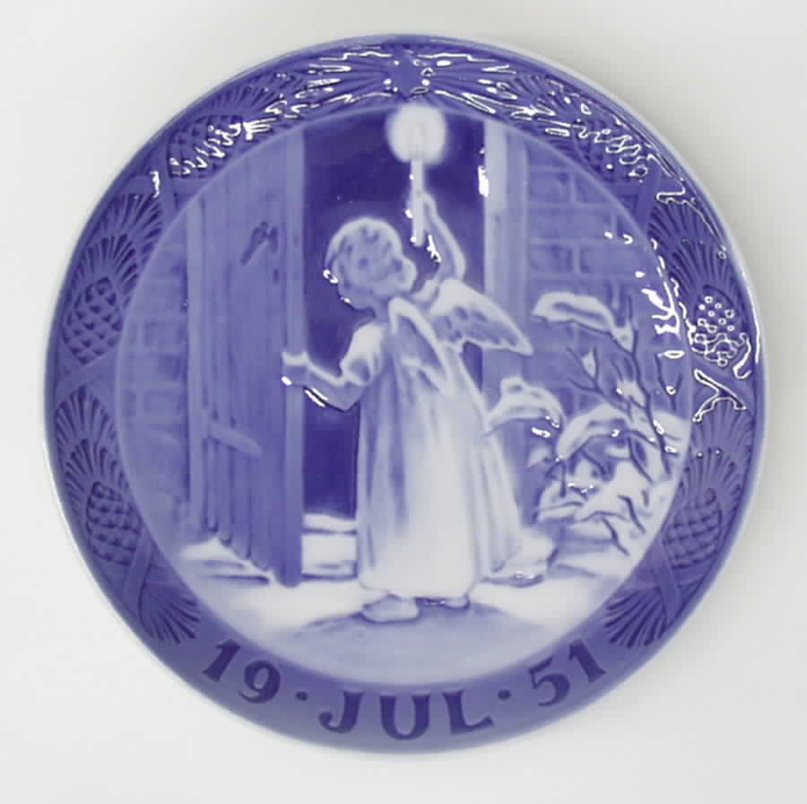 Annual Christmas Plate Christmas Angel - No Box by Royal Copenhagen-1