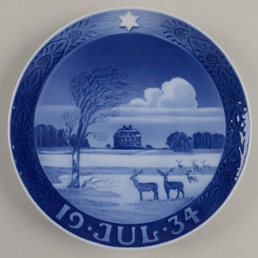 Annual Christmas Plate Hermitage Castle - No Box by Royal Copenhagen-1