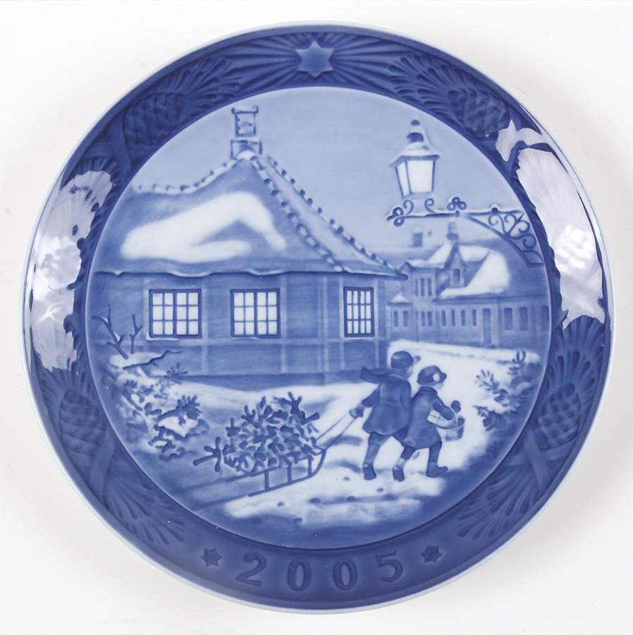 Annual Christmas Plate Hans Christian Andersen's House  - Boxed by Royal Copenhagen-1