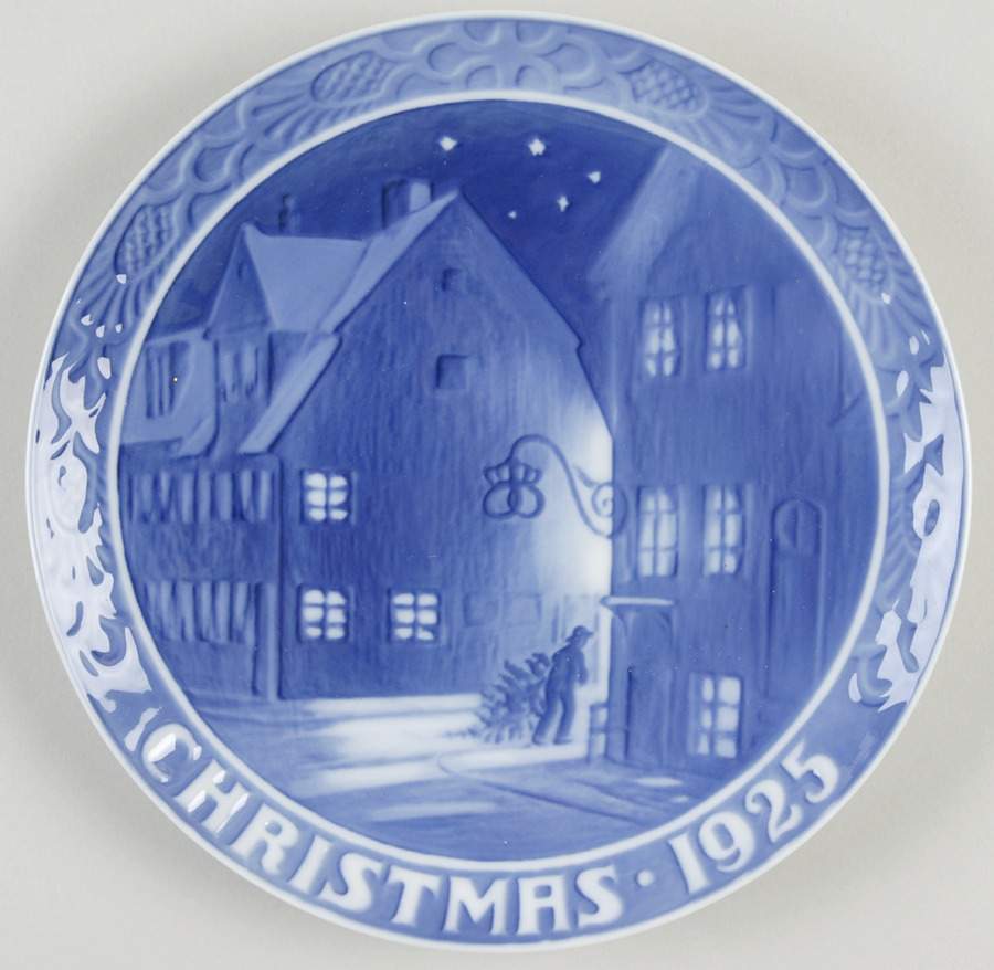Annual Christmas Plate Christianshavn-English - No Box by Royal Copenhagen-1
