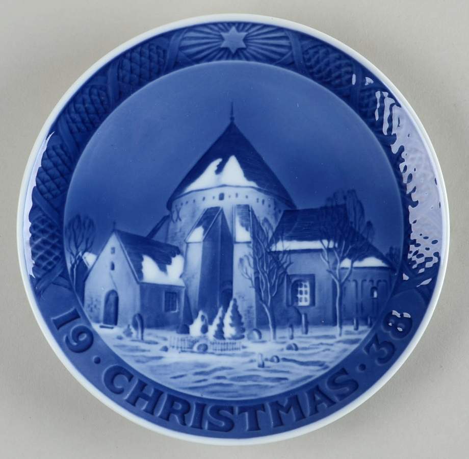 Annual Christmas Plate Round Church In Osterlars-Engl - No Box by Royal Copenhagen-1