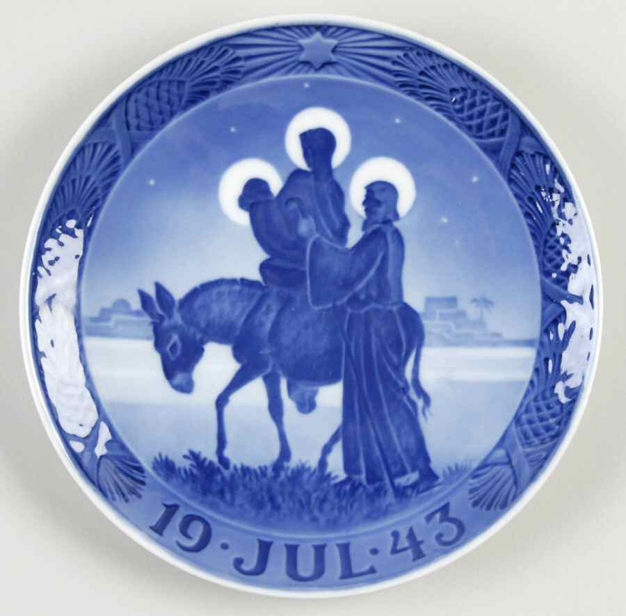 Annual Christmas Plate Flight Into Egypt - No Box by Royal Copenhagen-1