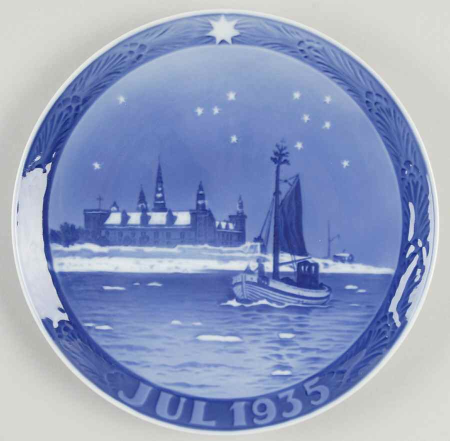 Annual Christmas Plate Kronburg Castle - No Box by Royal Copenhagen-1