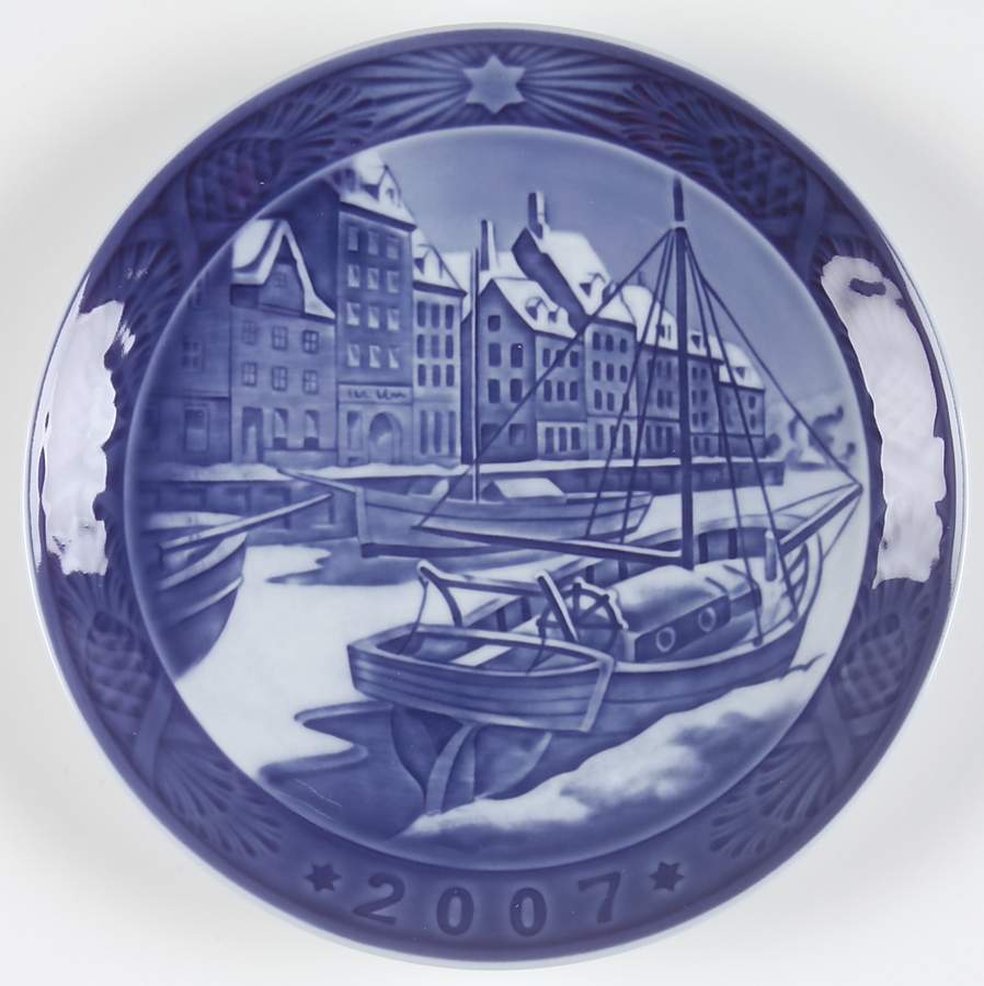 Annual Christmas Plate Christmas In Nyhavn - Boxed by Royal Copenhagen-1