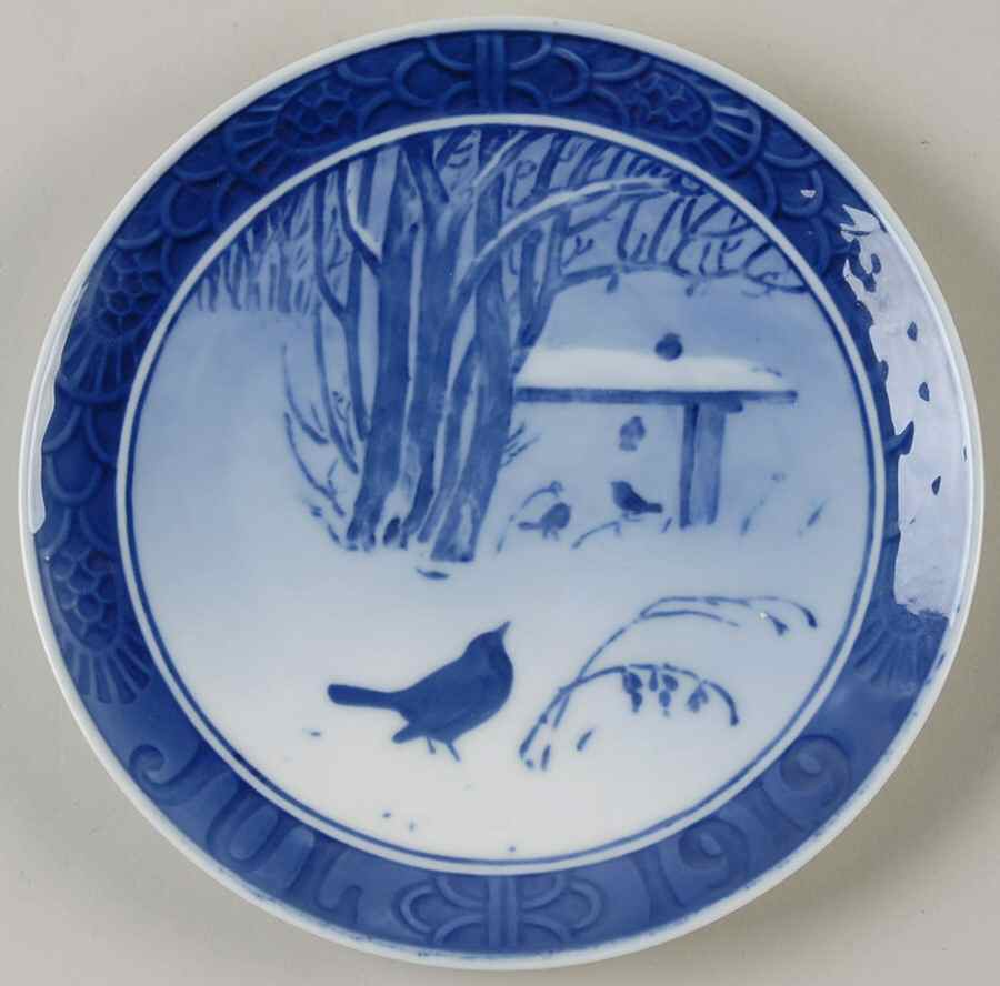 Annual Christmas Plate Christmas In The Park - No Box by Royal Copenhagen-1