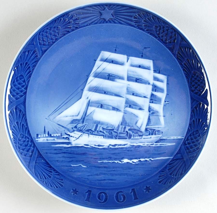 Annual Christmas Plate The Training Ship - Boxed by Royal Copenhagen-1