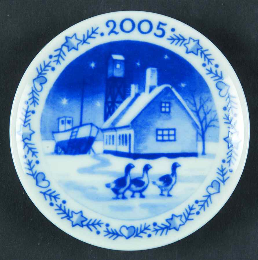 Christmas Plaquettes Old Fishing Village At Dragor - Boxed by Royal Copenhagen-1