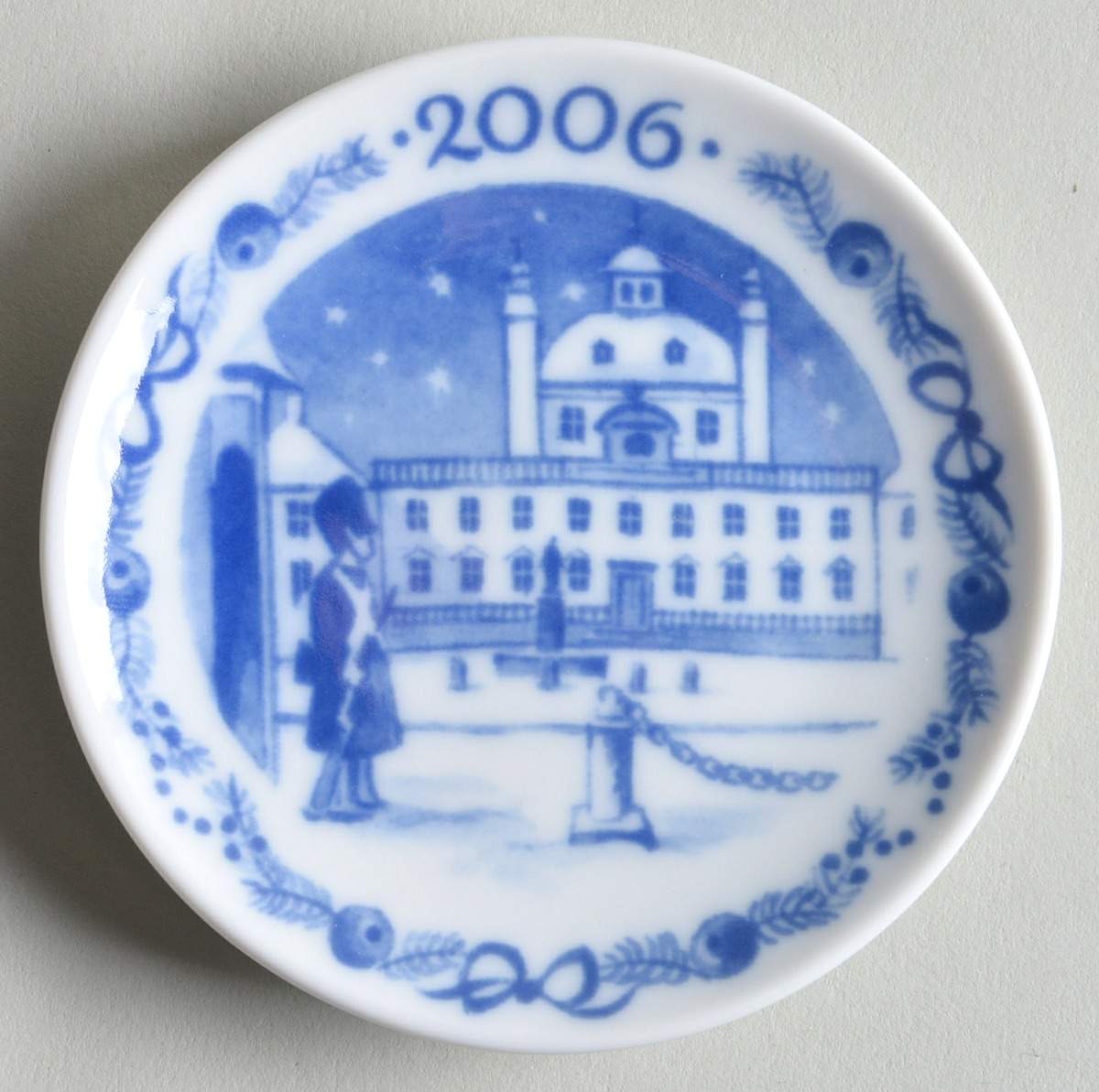 Christmas Plaquettes Fredensborg Castle - No Box by Royal Copenhagen-1