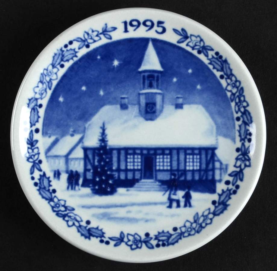 Christmas Plaquettes Town Hall At Ebeltoft - No Box by Royal Copenhagen-1