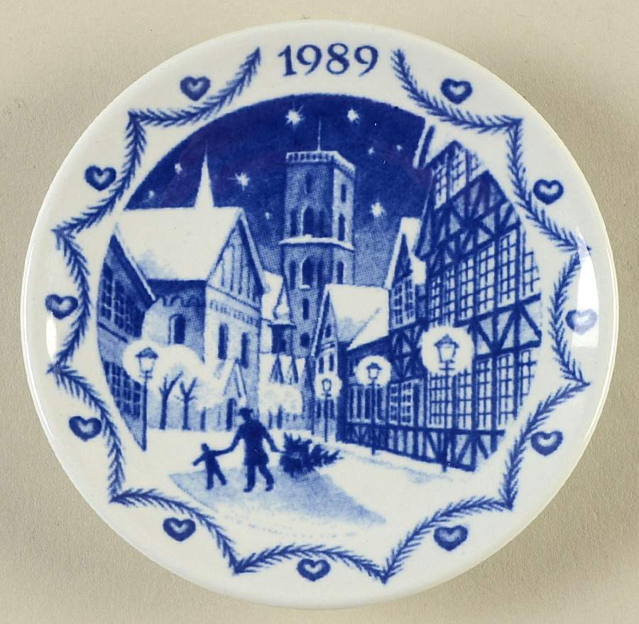 Christmas Plaquettes Christmas Town - No Box by Royal Copenhagen-1