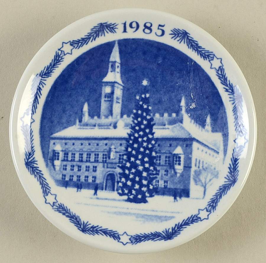 Christmas Plaquettes Townhall Of Copenhagen - Boxed by Royal Copenhagen-1